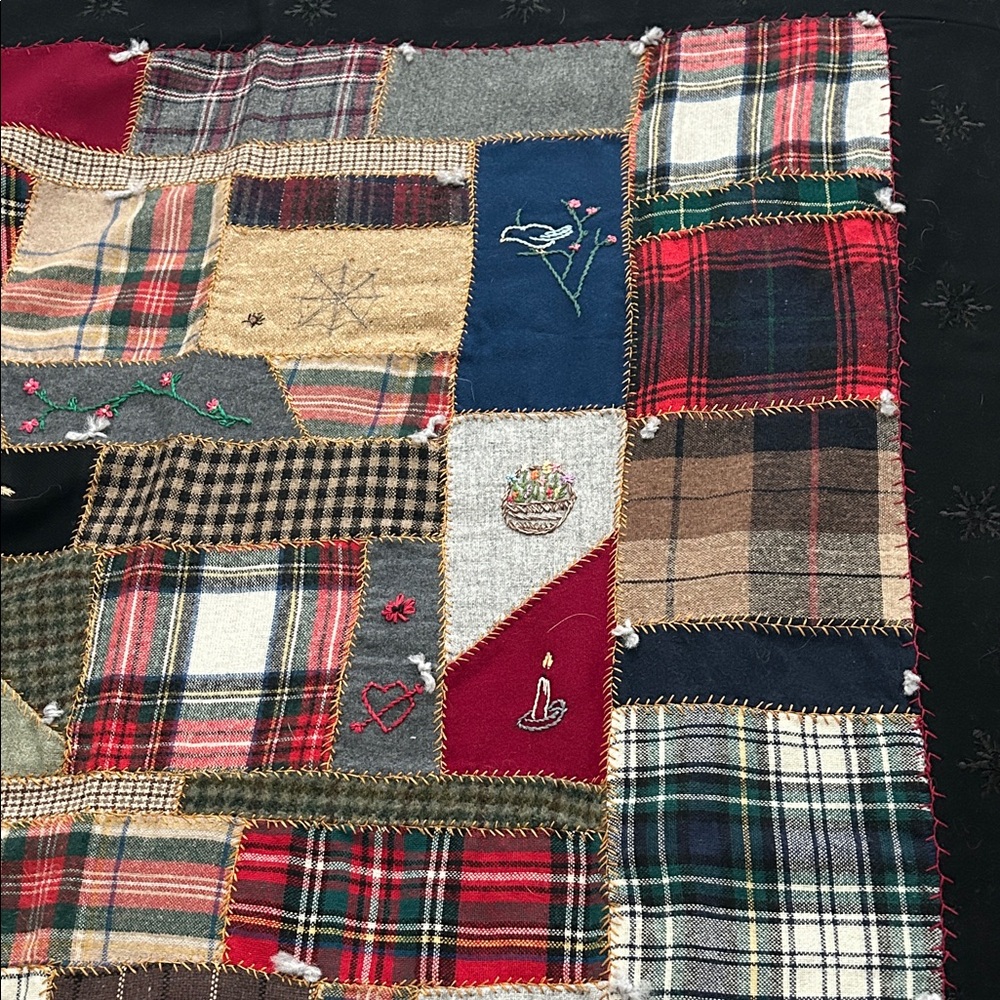 Tartan & Plaid handmade “family story”Patchwork Quilt with Plaid and Embroidery - Picture 3 of 15